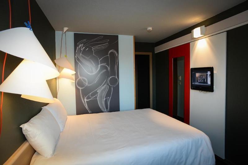 Ibis Saint-Lo Hotel Exterior foto